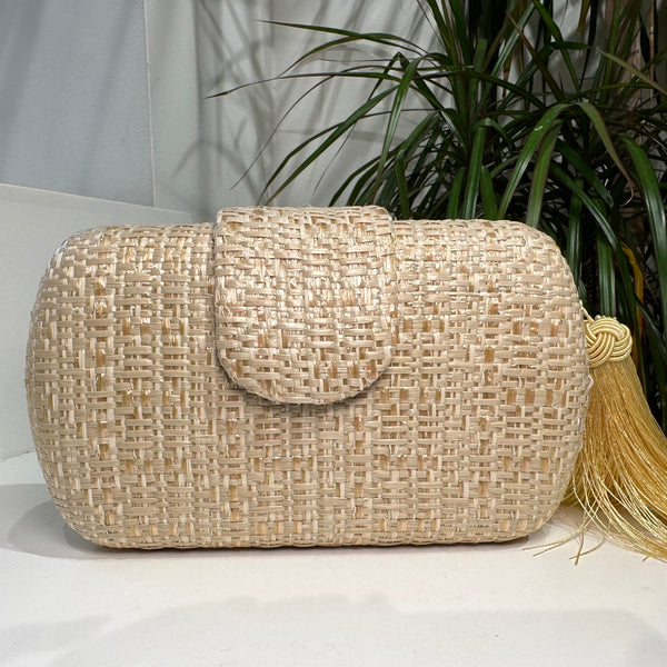 Clutch rafia pompón
