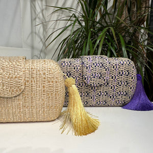 Clutch rafia pompón